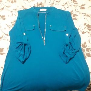 Quarter sleeve dress shirt